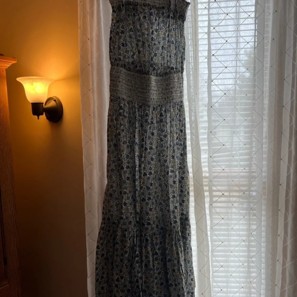 New Tory Burch Smocked Blue Floral Tie Shoulder Maxi Resort Beach Sun Dress M
